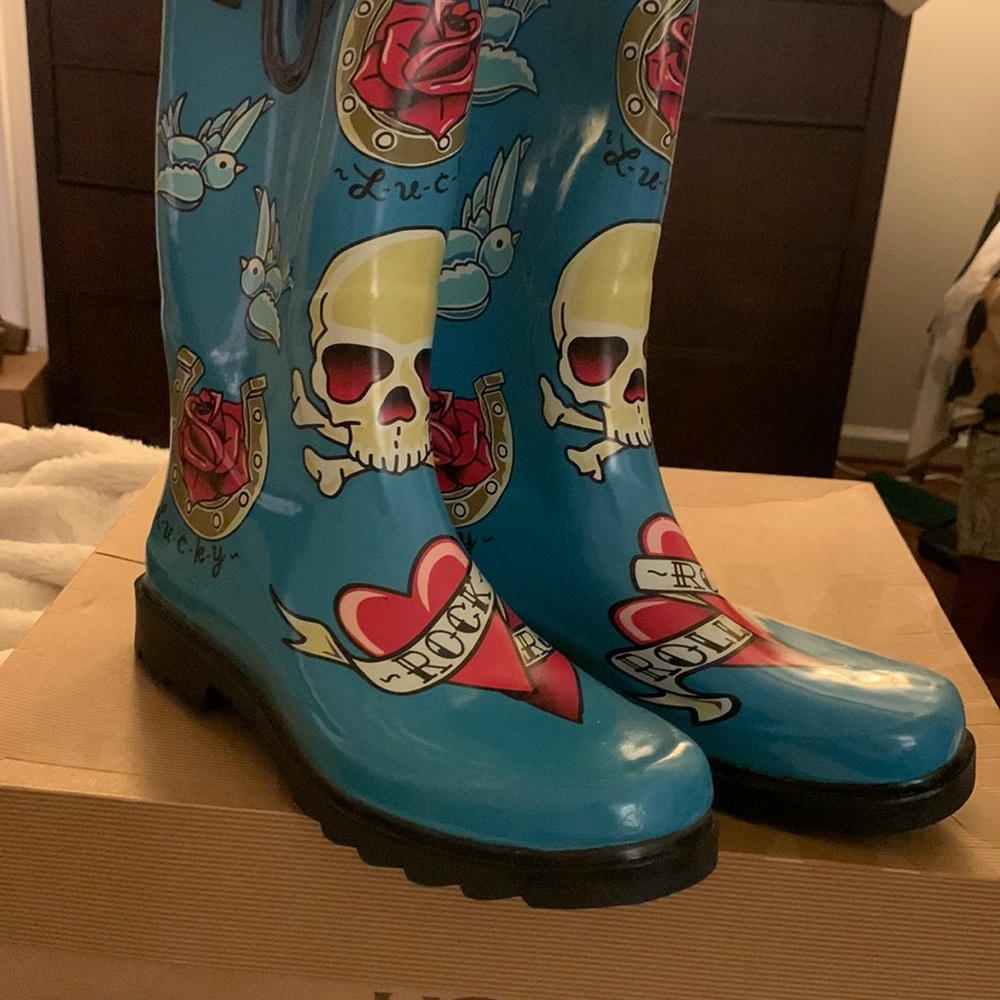 Ugg rain boots